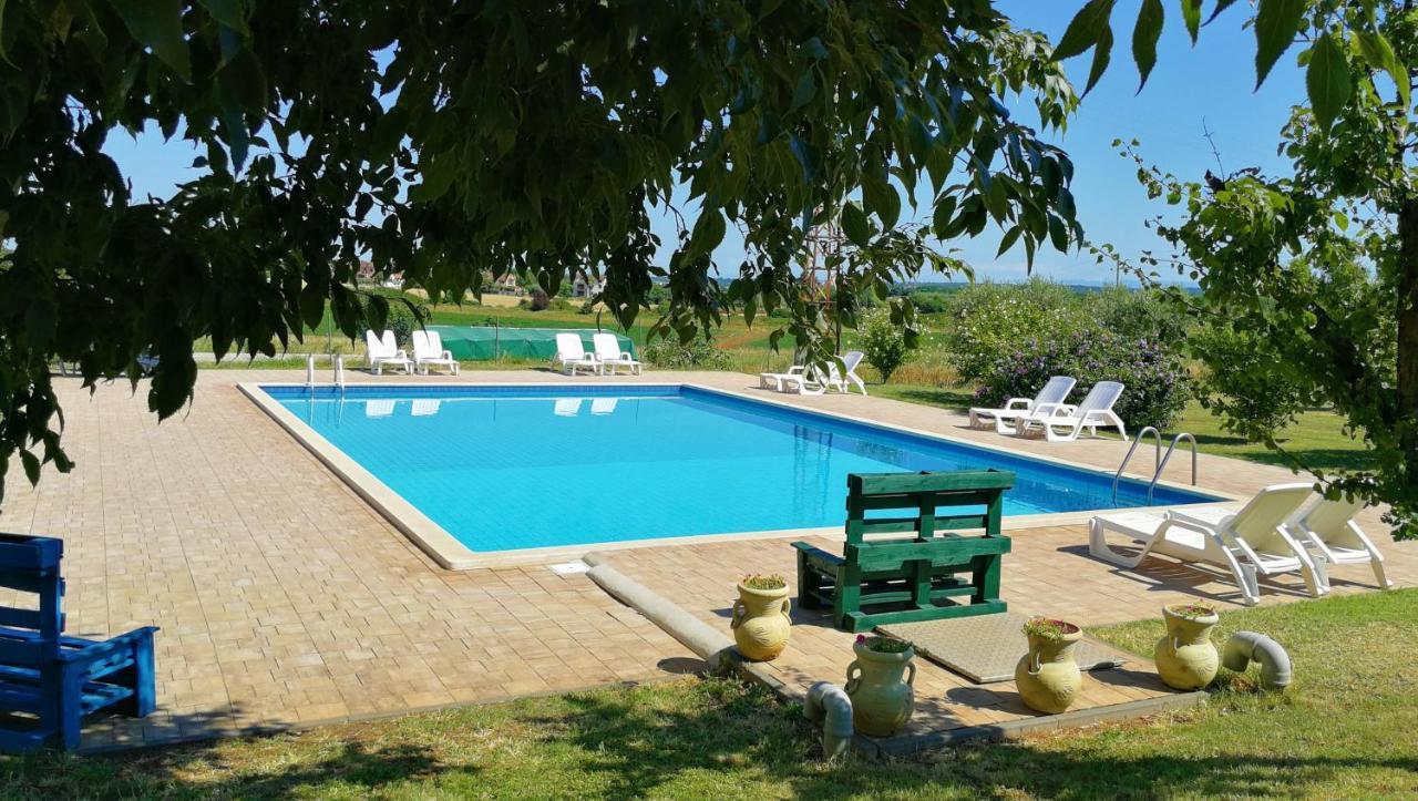 Moratto'S Apartments Umag Exterior foto